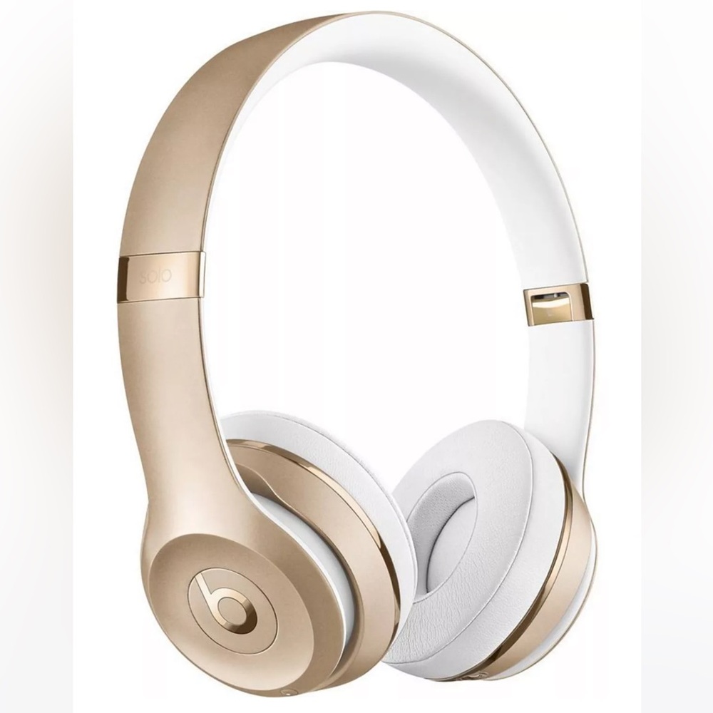 NWOT Beats by Dr. Dre - Beats Solo3 Wireless On-Ear Headphones in Gold